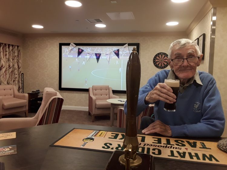 Bottoms up – can you beer-lieve this Bromsgrove care home has its own pub?